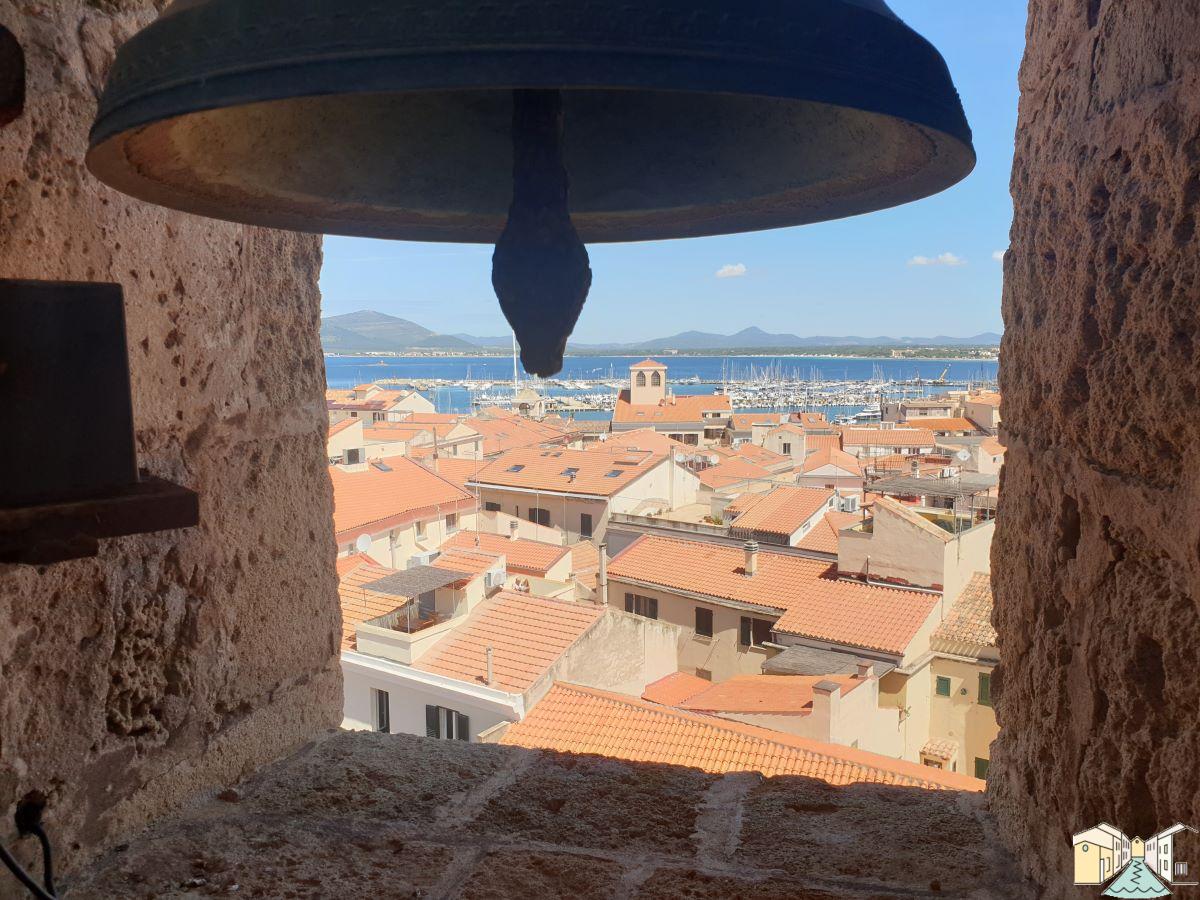 La chiesa di San Francesco nel centro di Alghero: costruita dai frati provenienti dalla Spagna