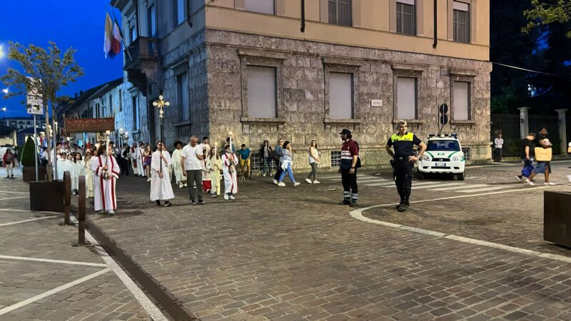 Magenta, processione fino alla Basilica di San Martino nel giorno del Sacro Cuore di Gesù