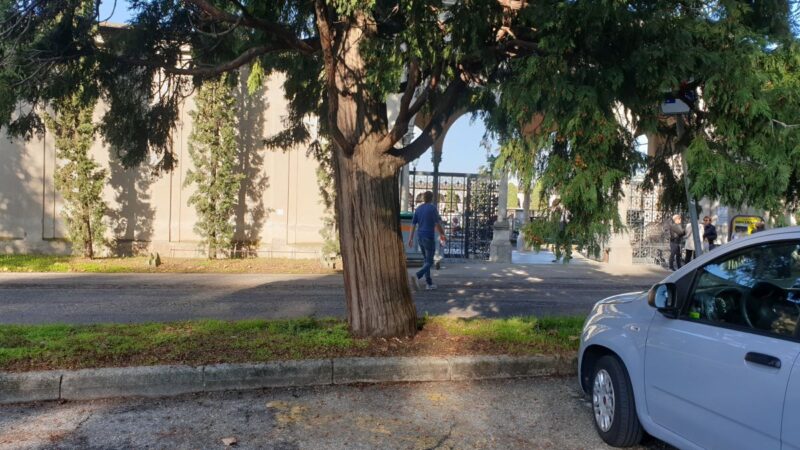 Cimiteri presi d’assalto nel giorno dei morti, prima e dopo è il deserto totale