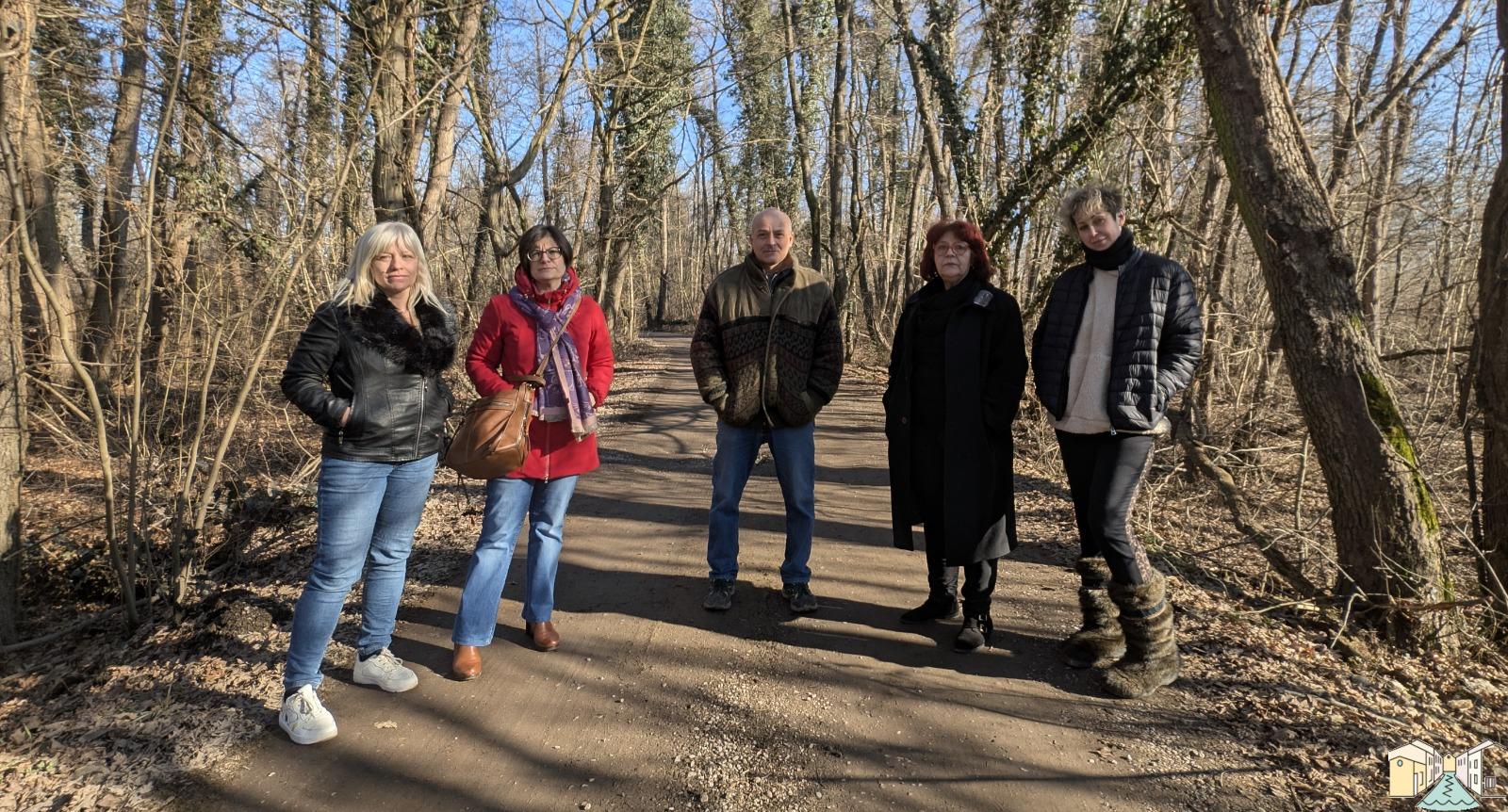 Bernate, strada della Piarda devastata dalle buche, i residenti: “Anche noi abbiamo diritto di vivere in sicurezza”